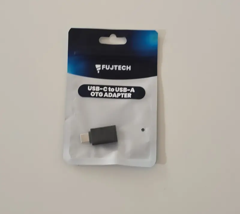 USB-C–USB-A OTG-adapteri, musta