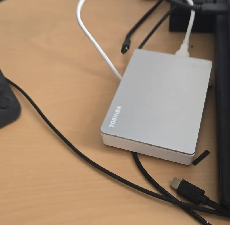 Kovalevy Toshiba harmaa