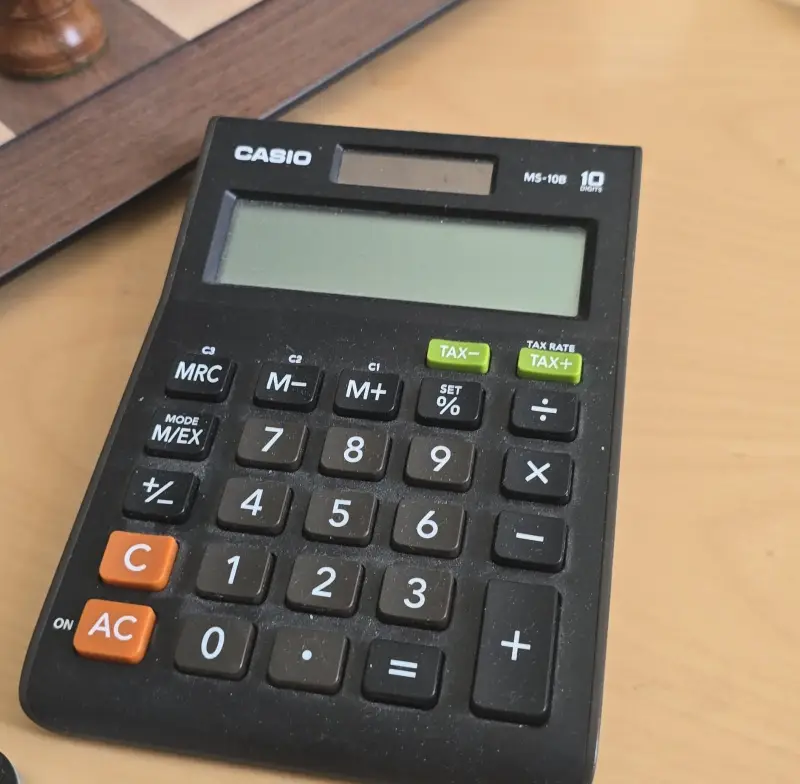 Casio musta laskin